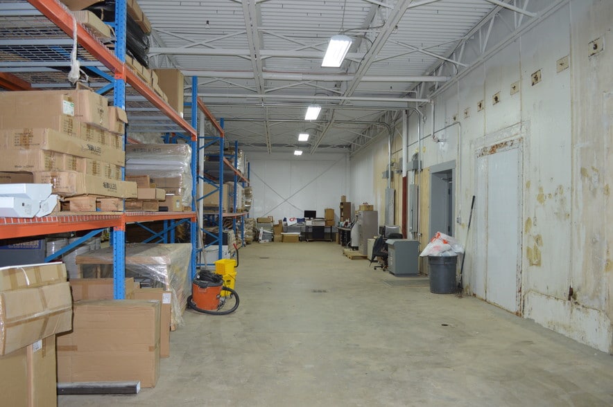 More Photos Of 3657 Old Getwell Rd, Memphis Warehouse For Sale