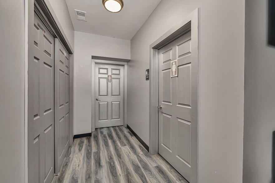 More Photos Of 307 N Chicago St, Joliet Storefront For Lease