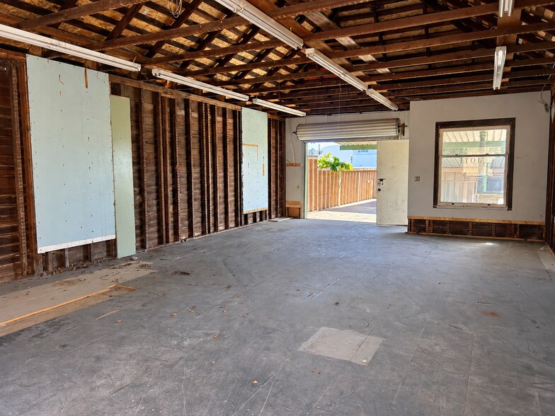More Photos Of 2328 Newton Ave, San Diego Flex For Lease