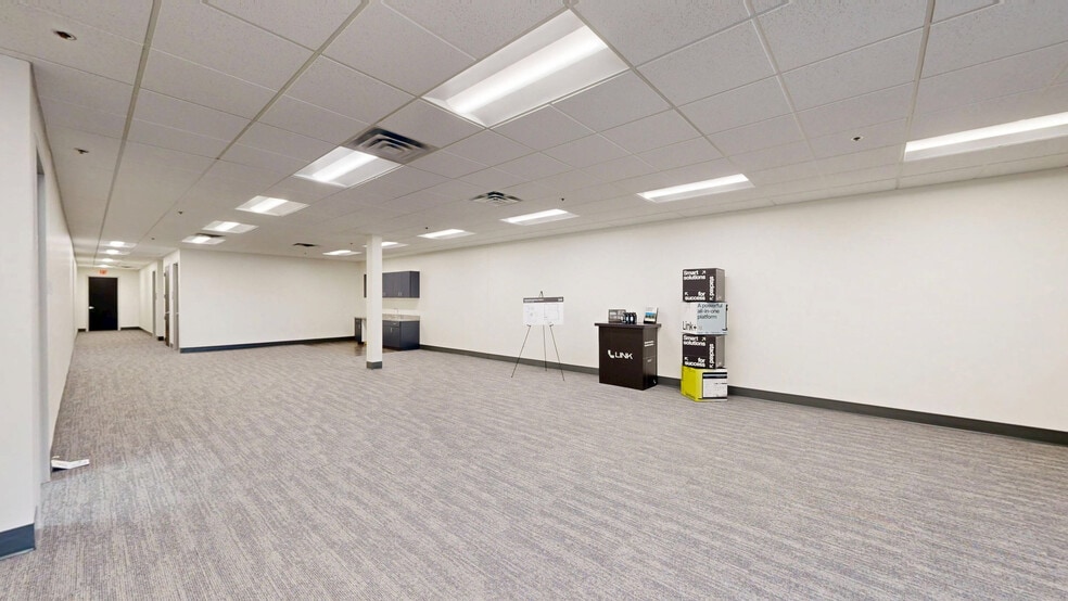 More Photos Of 1301 Corporate Center Dr, Eagan Unknown For Lease