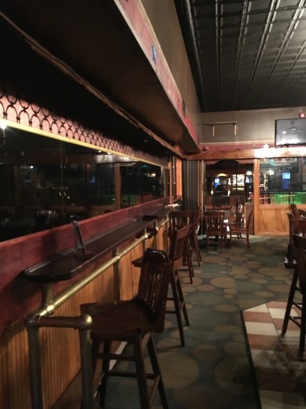 More Photos Of 304-308 N Burdick St, Kalamazoo Bar For Sale