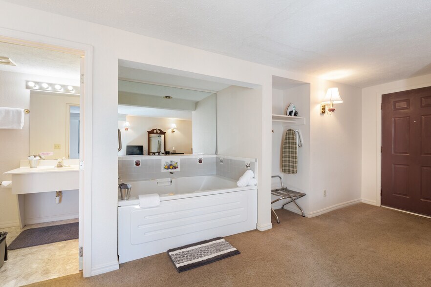 More Photos Of , Eureka Springs Unknown For Sale