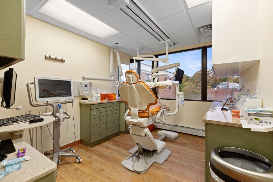 More Photos Of 1842 Beacon St, Brookline Medical For Sale