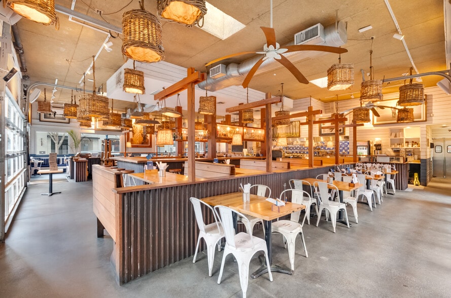More Photos Of 969 NW Marietta St, Atlanta Freestanding For Lease