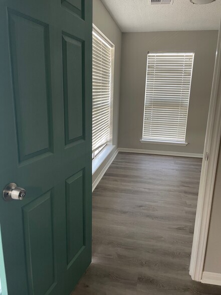 More Photos Of 2302 45th St, Galveston Office For Lease