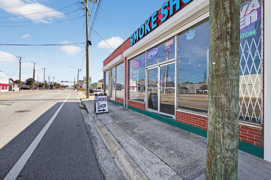 More Photos Of 517-519 W International Speedway Blvd, Daytona Beach Freestanding For Sale