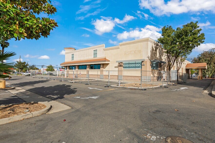 More Photos Of 7155 24th St, Sacramento Drugstore For Sale