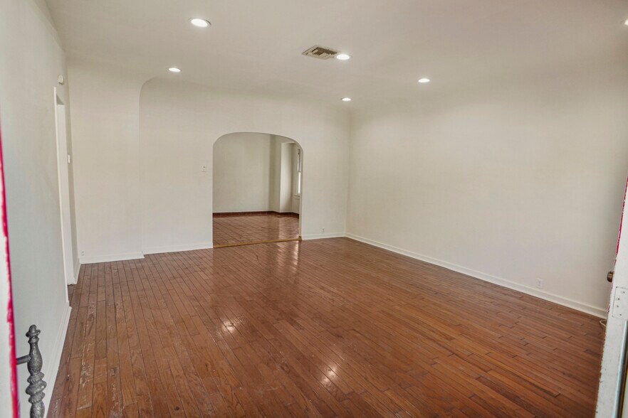 More Photos Of 5552 Barton Ave, Los Angeles Land For Sale