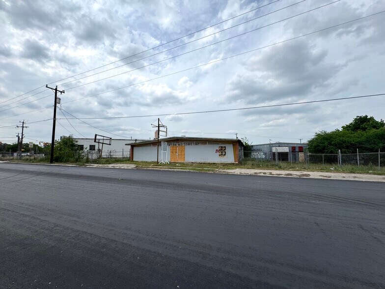 More Photos Of 2122 - 2130 Austin Highway, San Antonio Land For Sale
