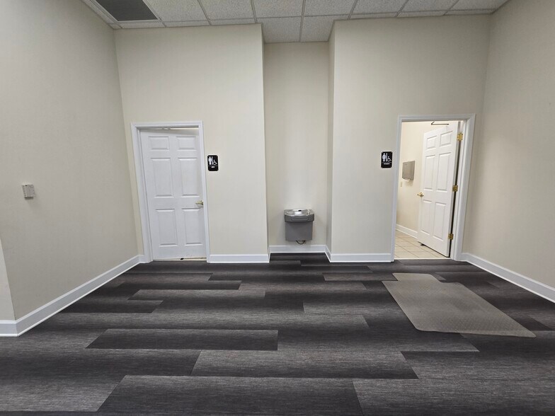 More Photos Of 8465 Merchants Way, Jacksonville Medical For Lease