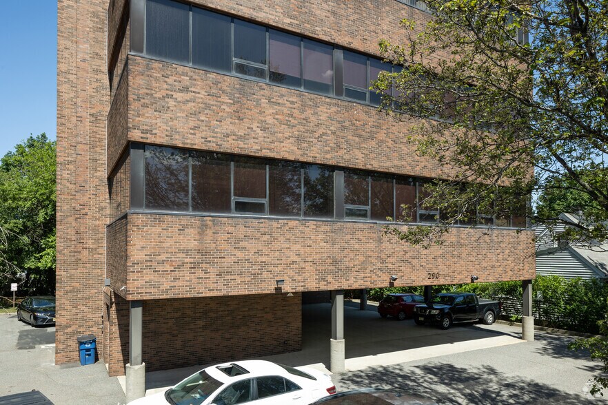 More Photos Of 290 Vincent St, Hackensack Office For Lease