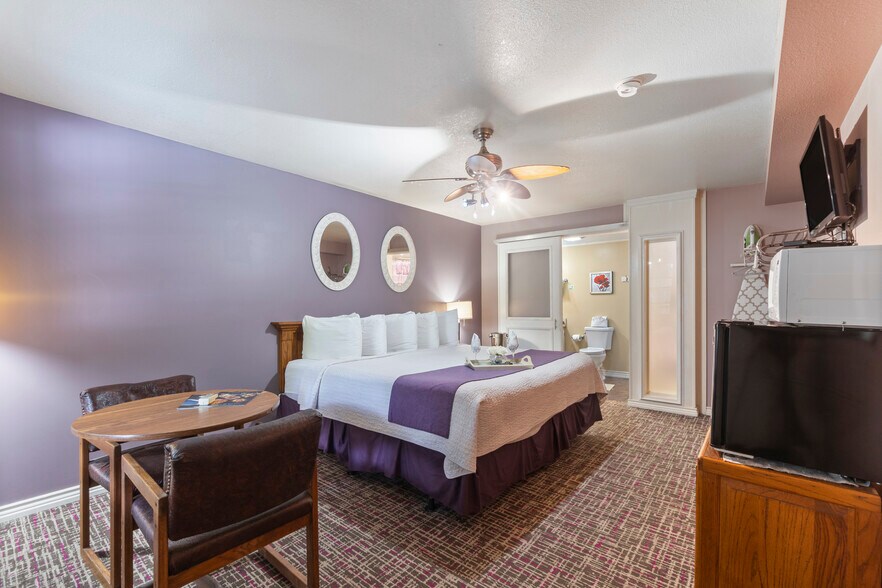 More Photos Of 3031 E Van Buren, Eureka Springs Hotel For Sale