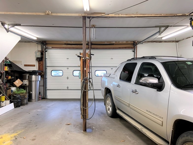 More Photos Of 307 Main St, Westbrook Carwash For Sale