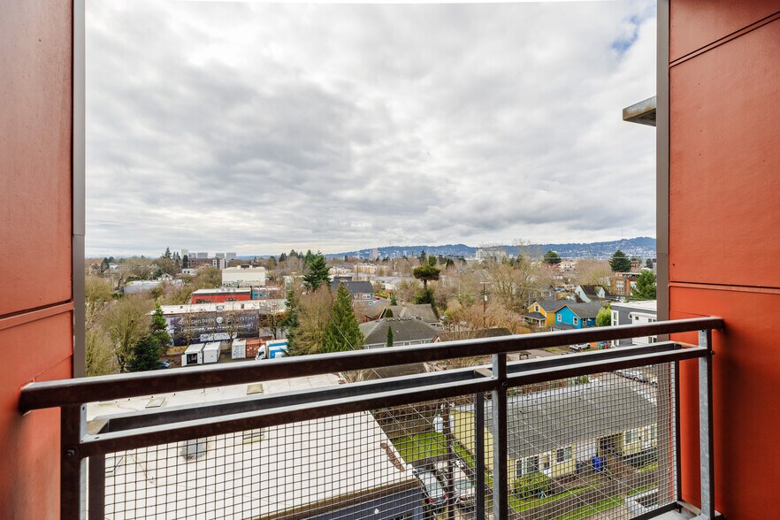 More Photos Of 375 NE Shaver St, Portland Apartments For Sale