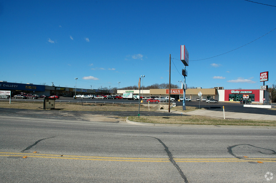 Primary Photo Of 320-370 Covington St, Hillsboro Unknown For Lease