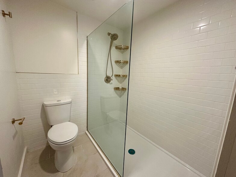 More Photos Of 718 Putnam Ave, Brooklyn Multifamily For Sale