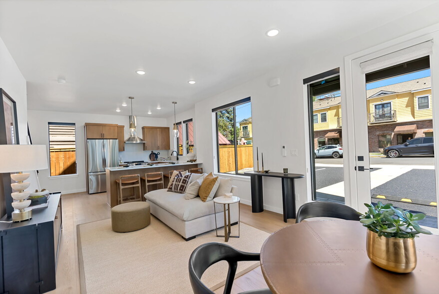 More Photos Of 127 NW Broadway St, Bend Apartments For Sale