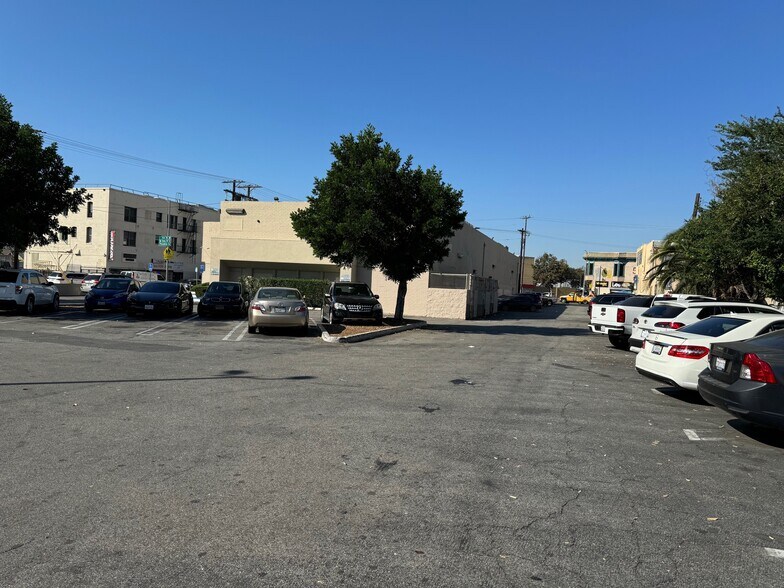 More Photos Of 111 E Avenue 26, Los Angeles Freestanding For Lease