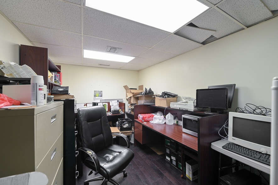 More Photos Of 13977-13981 SW 140th St, Miami Light Distribution For Sale