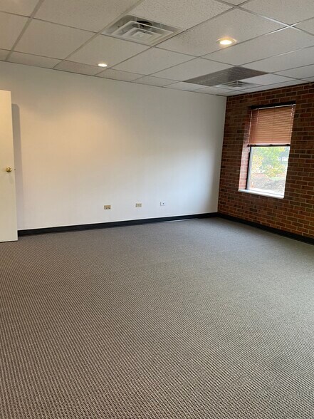 More Photos Of 1410 Vance St, Lakewood Office Residential For Lease