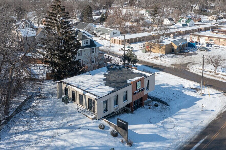 More Photos Of 2109 S Broadway, Rochester Office For Sale