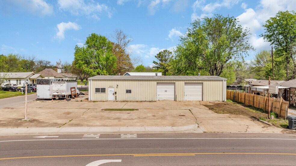 More Photos Of 603 Lake Murray Dr E, Ardmore Flex For Sale