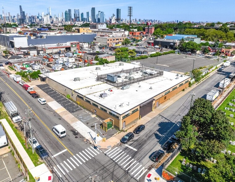 Primary Photo Of 48-23 55th Ave, Maspeth Warehouse For Lease