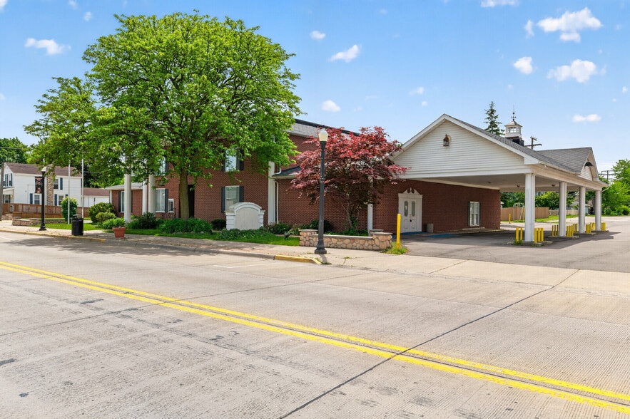 More Photos Of 209 N Main St, Belleville Medical For Sale