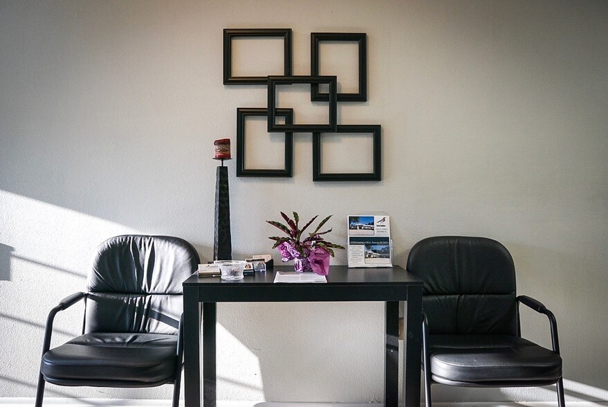 More Photos Of 2100 Constitution Blvd, Sarasota Office For Lease