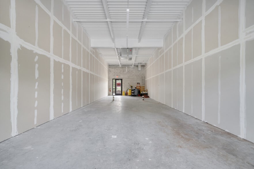 More Photos Of 3370 Rouse Rd, Orlando Storefront For Sale