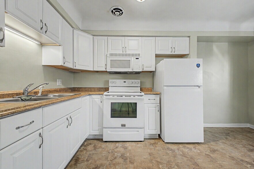 More Photos Of 4222 Drouillard St, Lincoln Park Apartments For Sale