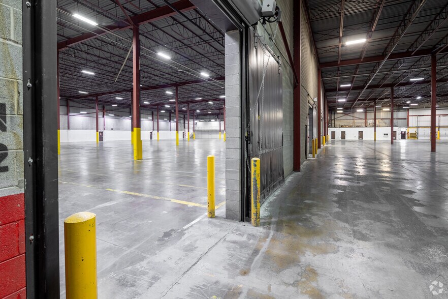More Photos Of 2 Colony Ct, Brampton Warehouse For Sale
