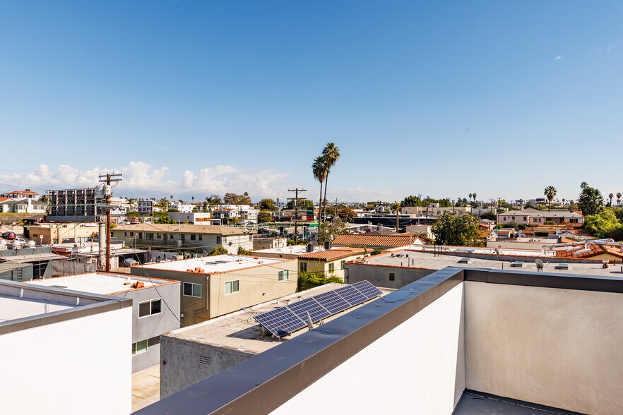 More Photos Of 5209 W 20th St, Los Angeles Multifamily For Sale