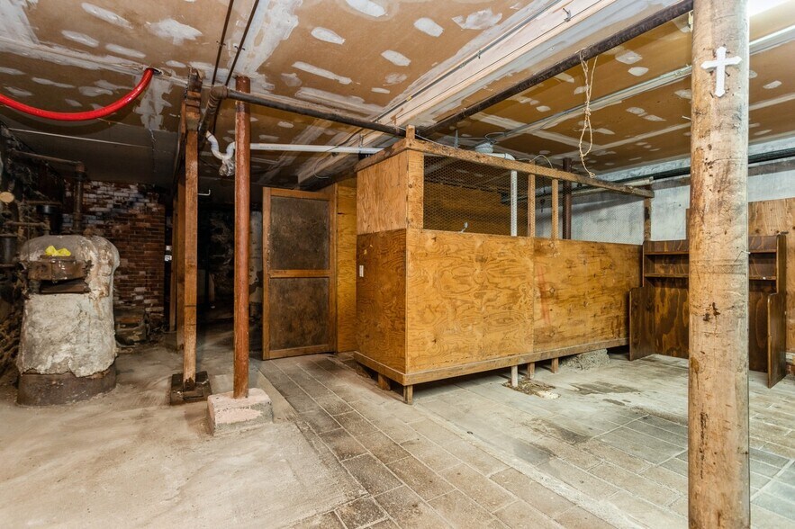 More Photos Of 84 Washington St, Norwalk General Retail For Sale