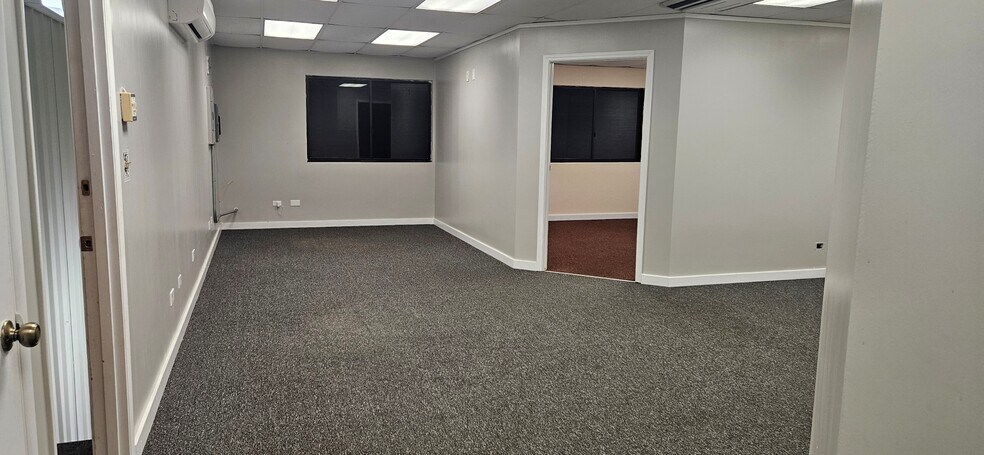 More Photos Of 94-479 Ukee St, Waipahu Flex For Lease