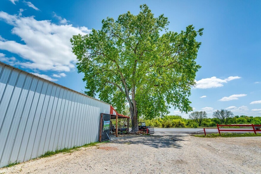 More Photos Of 1990 Highway 36 E, Rising Star Garden Center For Sale