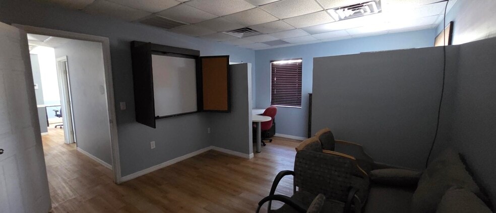 More Photos Of 17341 Alico Center Rd, Fort Myers Warehouse For Lease