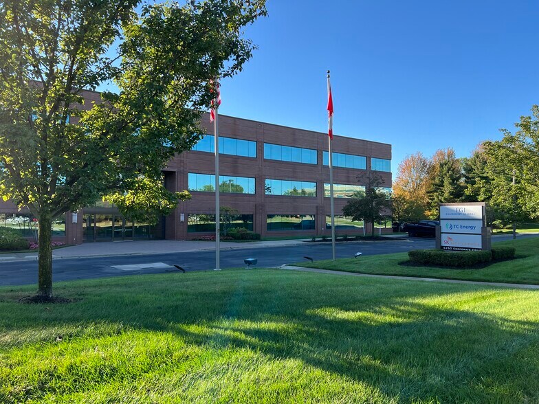 More Photos Of 5250 Corporate Dr, Troy Office For Lease
