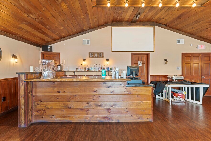 More Photos Of 88 N Main St, Washington Storefront Retail Residential For Sale