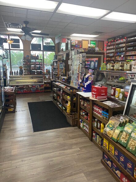 More Photos Of 145 Riley St, Dundee Storefront Retail Office For Sale