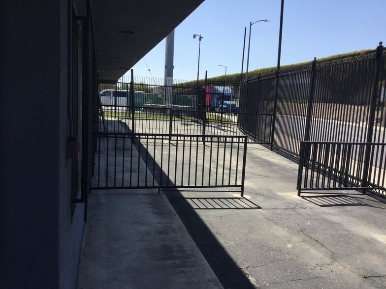 More Photos Of 344 W Florence Ave, Los Angeles Religious Facility For Lease
