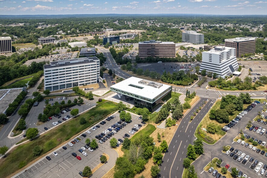 More Photos Of 186 Wood Ave S, Iselin Office For Lease