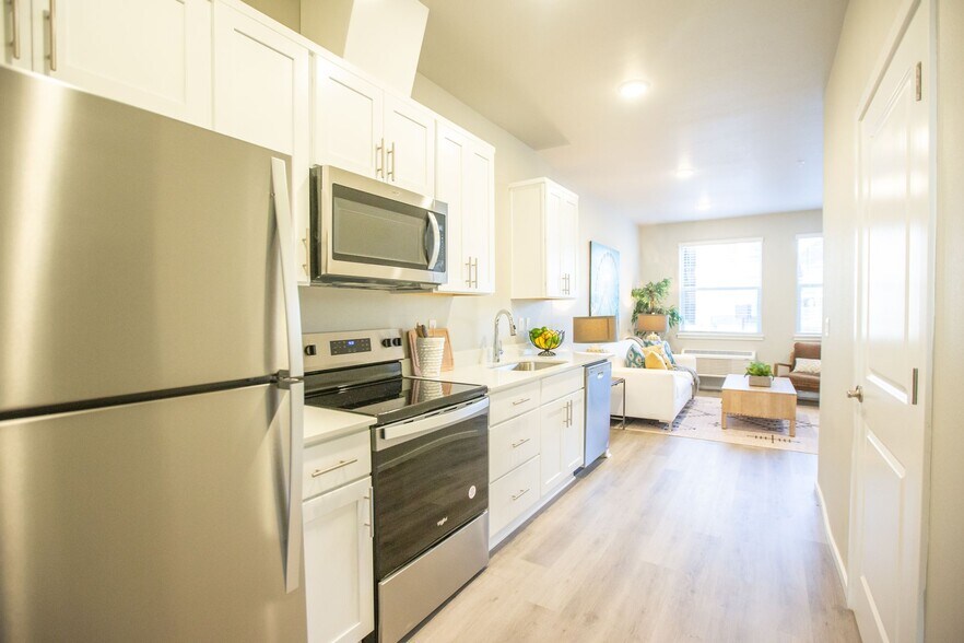 More Photos Of 421 NE 80th Ave, Hillsboro Apartments For Sale