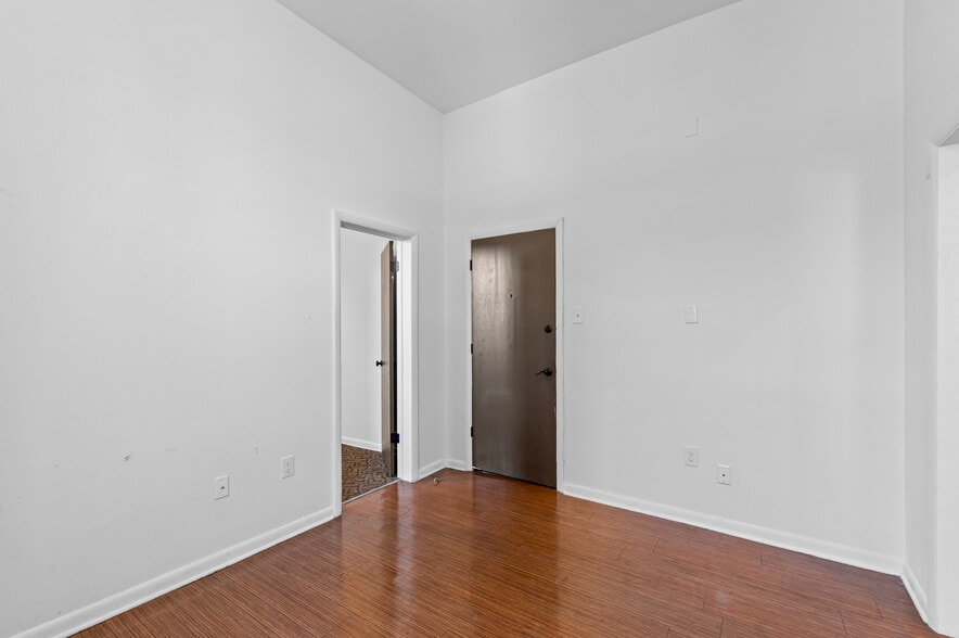 More Photos Of 2031-2033 Curtis St, Denver Apartments For Lease