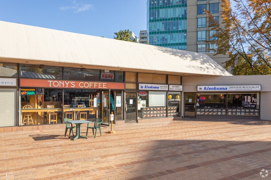 More Photos Of 805 W Broadway, Vancouver Medical For Lease