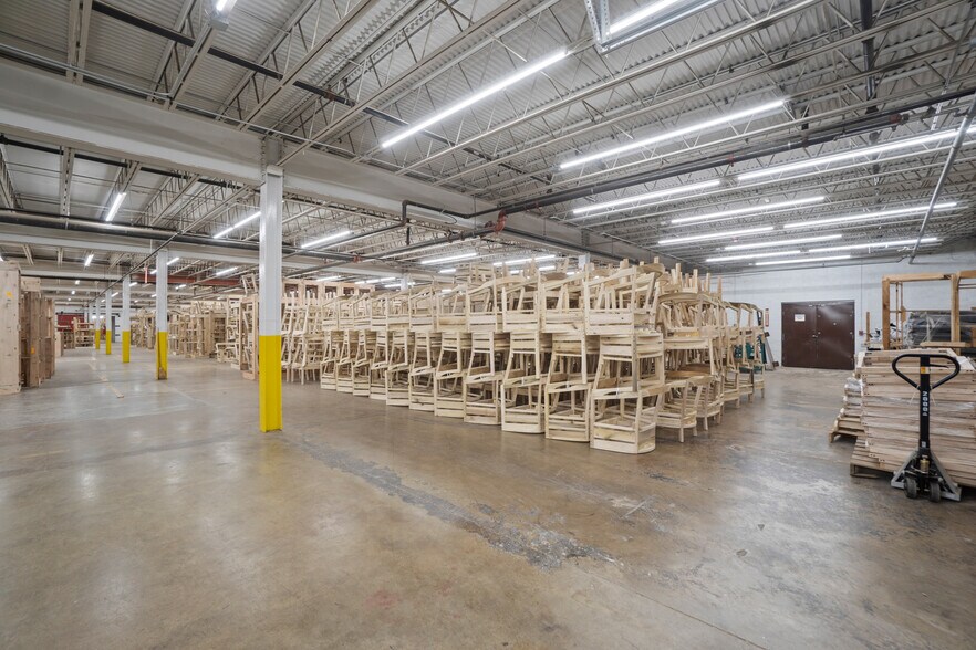 More Photos Of 207 20th St SE, Hickory Warehouse For Sale