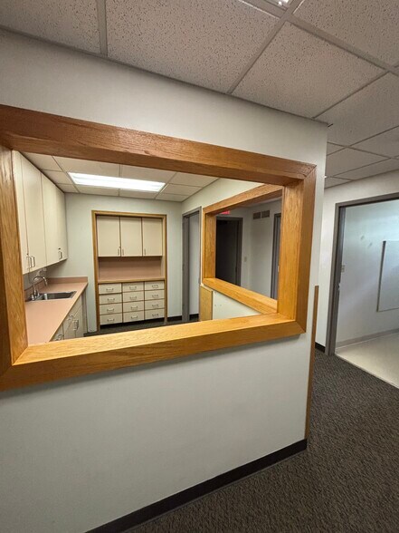 More Photos Of 600 Memorial Dr, Bella Vista Office For Lease