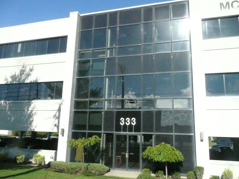 More Photos Of 333 Fairfield Rd, Fairfield Office For Lease