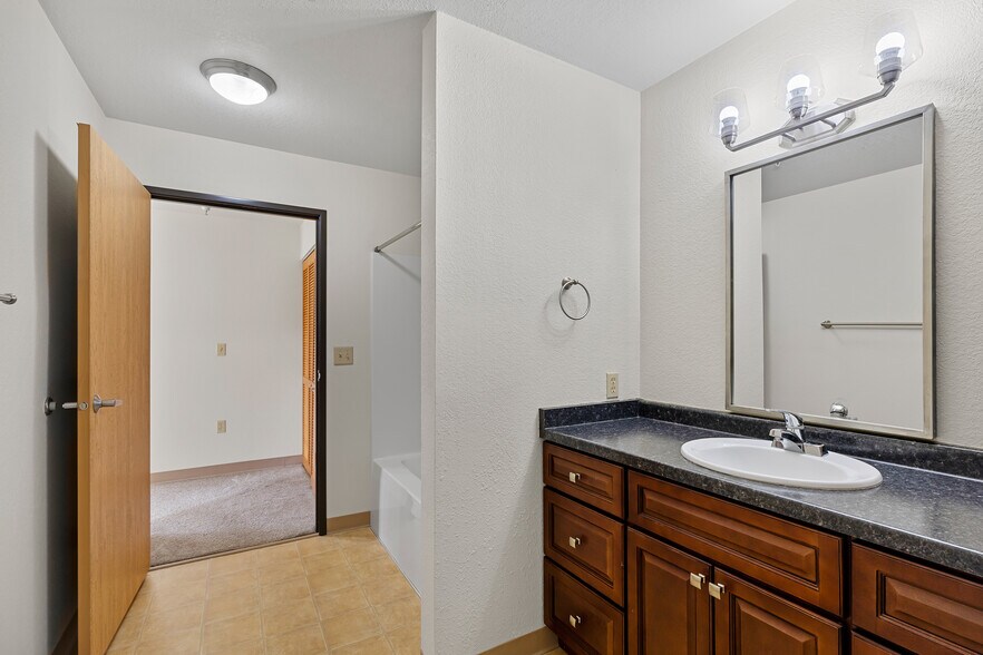 More Photos Of 1120 E Parkway Ave, Oshkosh Multifamily For Sale