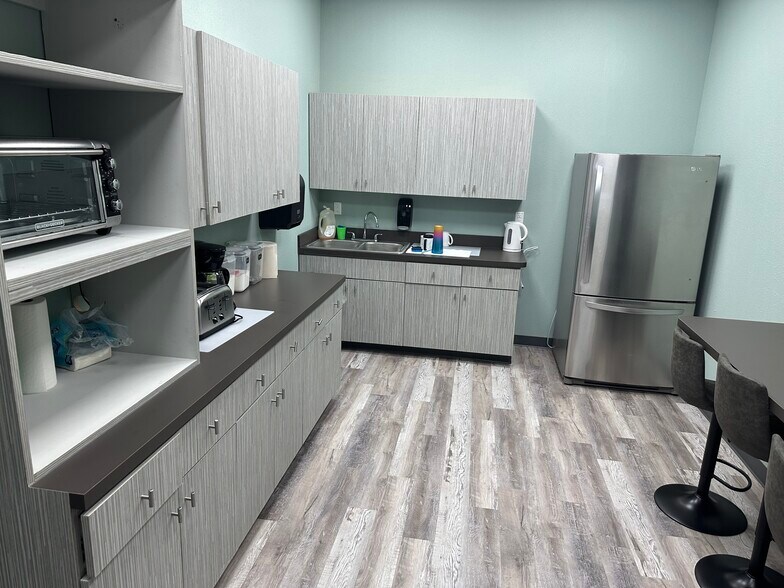 More Photos Of 1661 Eastchase Pkwy, Fort Worth Medical For Lease